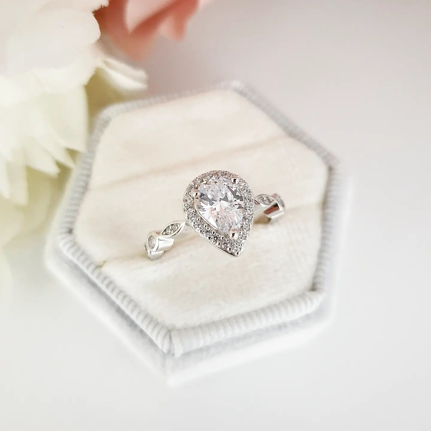 925 Sterling Silver Vintage Cz Tear Drop Ring