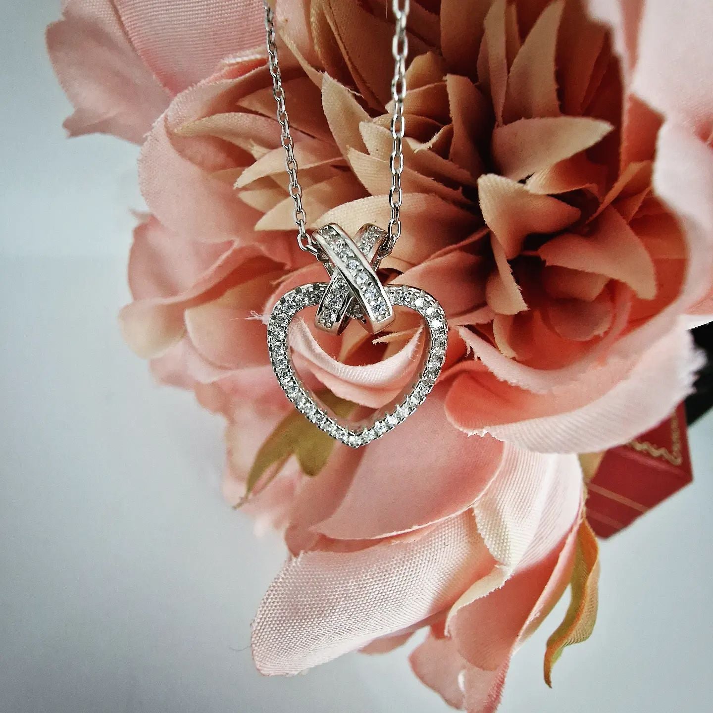 925 Sterling Silver Cz Heart Kiss Kiss Pendant with 18" Chain