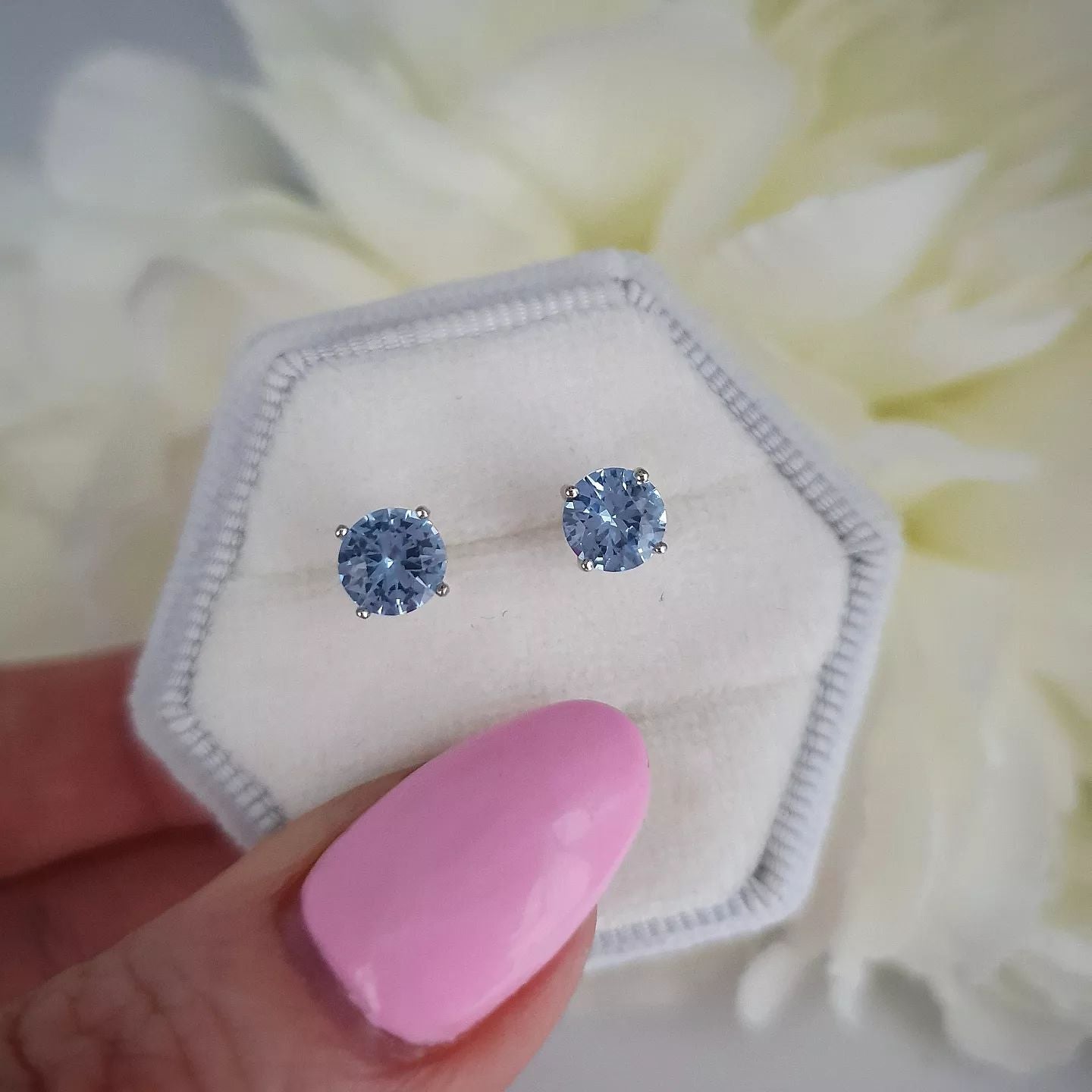 925 Sterling Silver Blue Cubic Zirconia Round Brilliant 6mm Studs