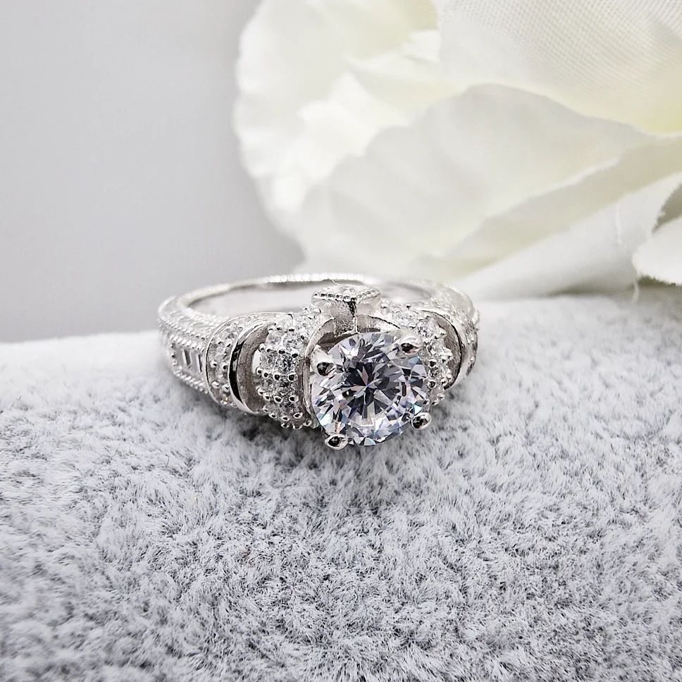925 Sterling Silver Vintage Cz Solitaire Ring with Millgrain Basket
