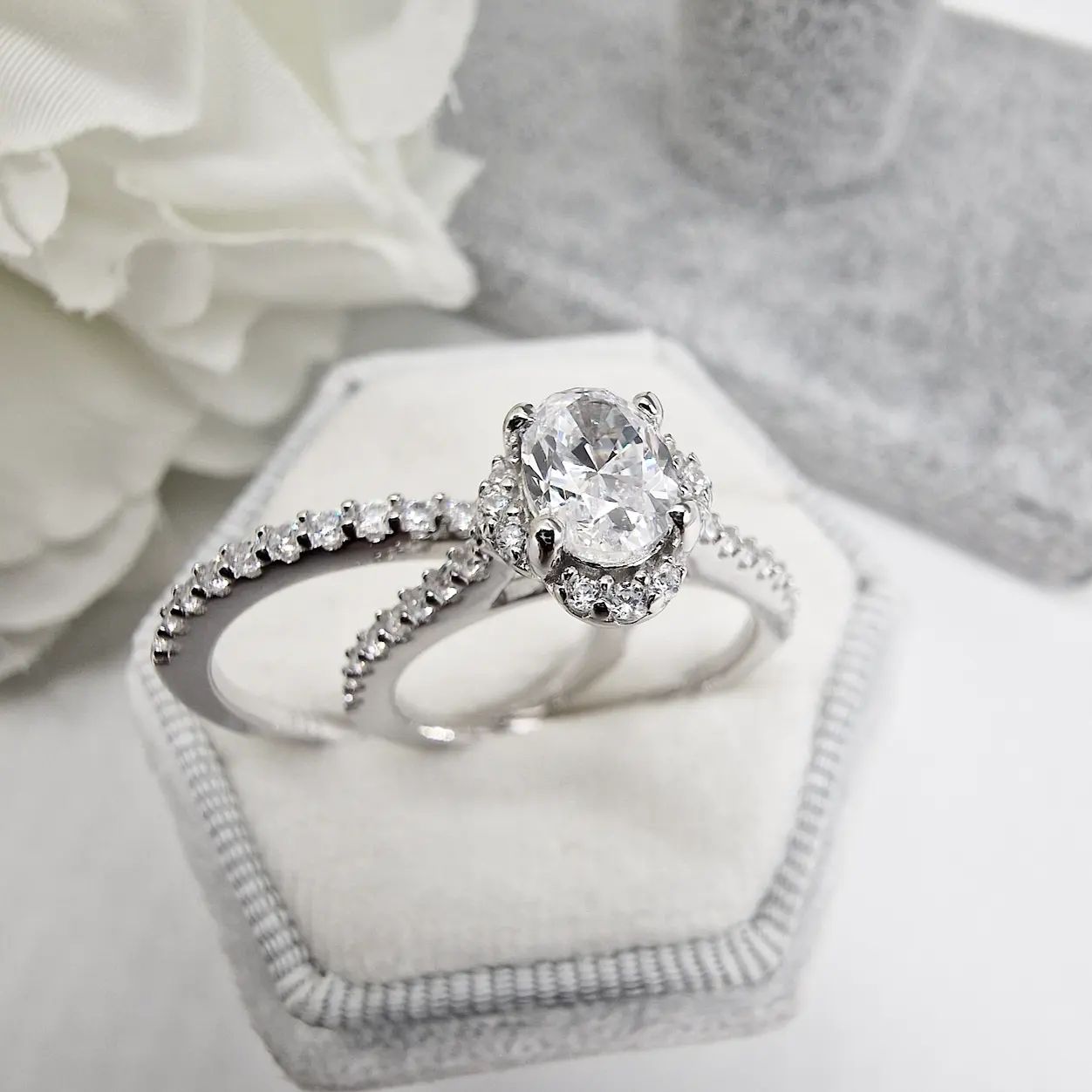 925 Sterling Silver Oval Halo Cz Ladies Ring Set