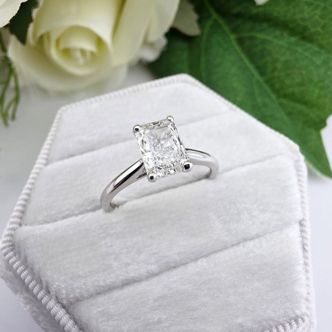 18ct White Gold 1.00ct Radiant Lab Grown Diamond Ring IGI Certified