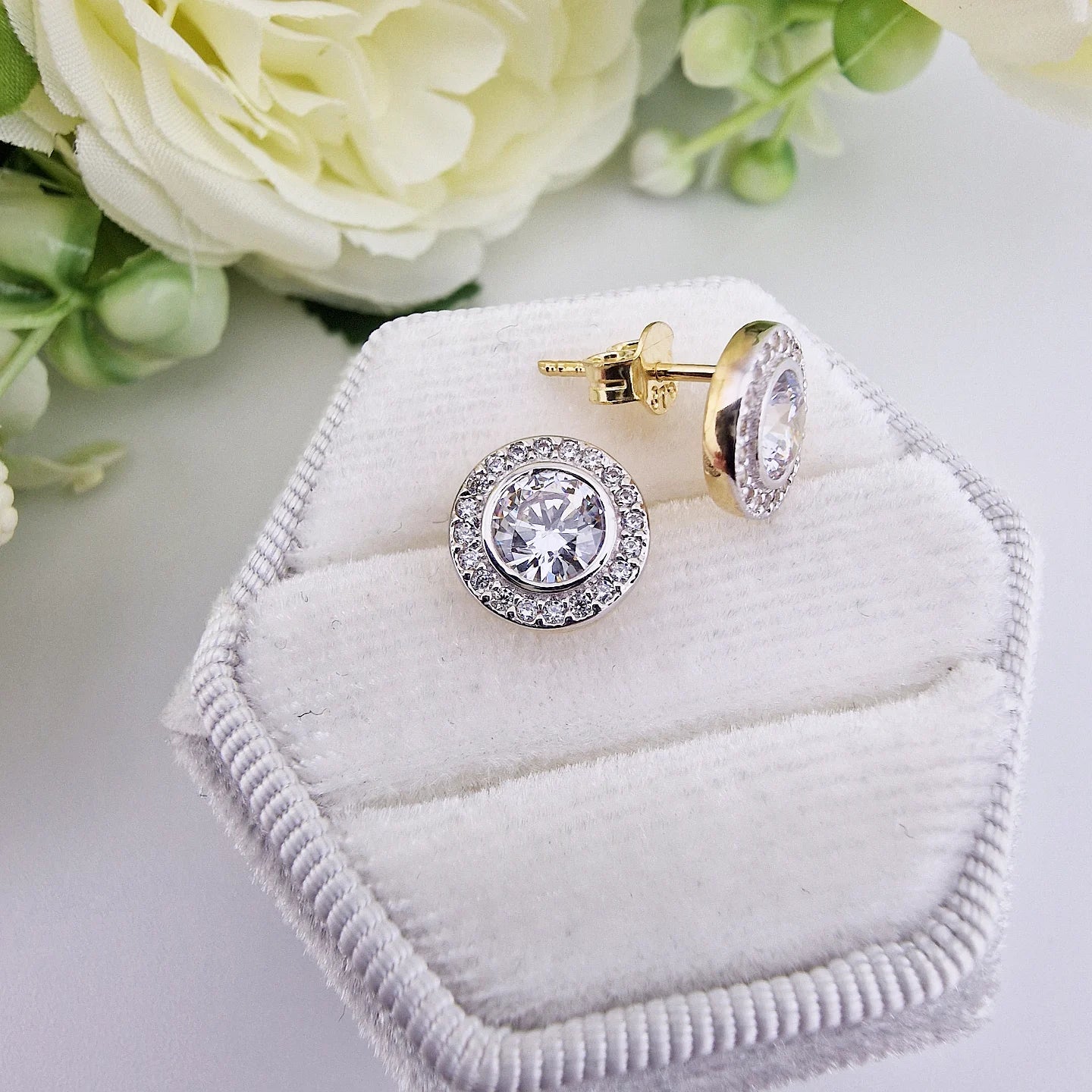 9ct Yellow Gold 9mm Halo Cubic Zirconia Stud