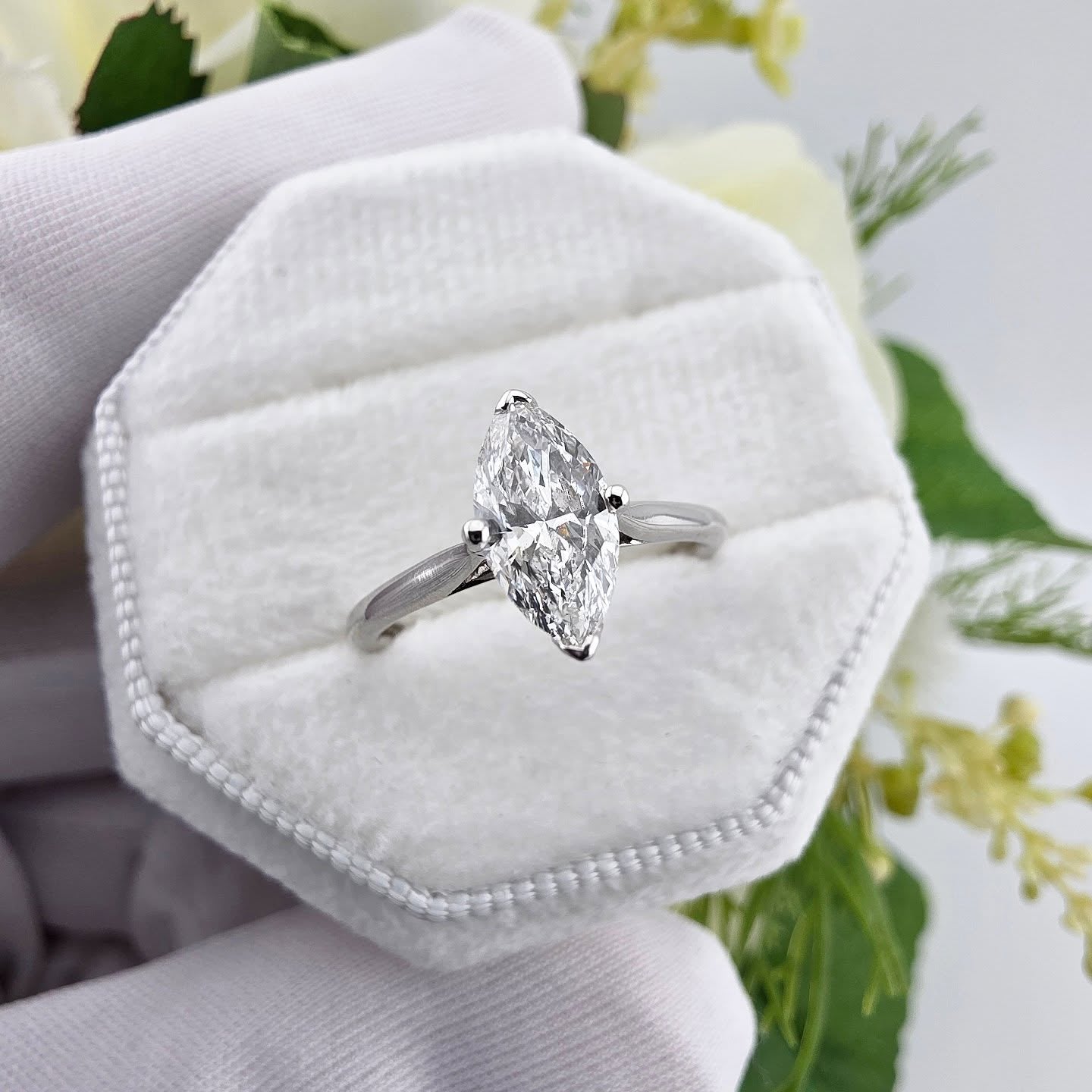 18ct White Gold 1.00ctw Marquise Cut LAB GROWN Diamond Ring IGI Certified