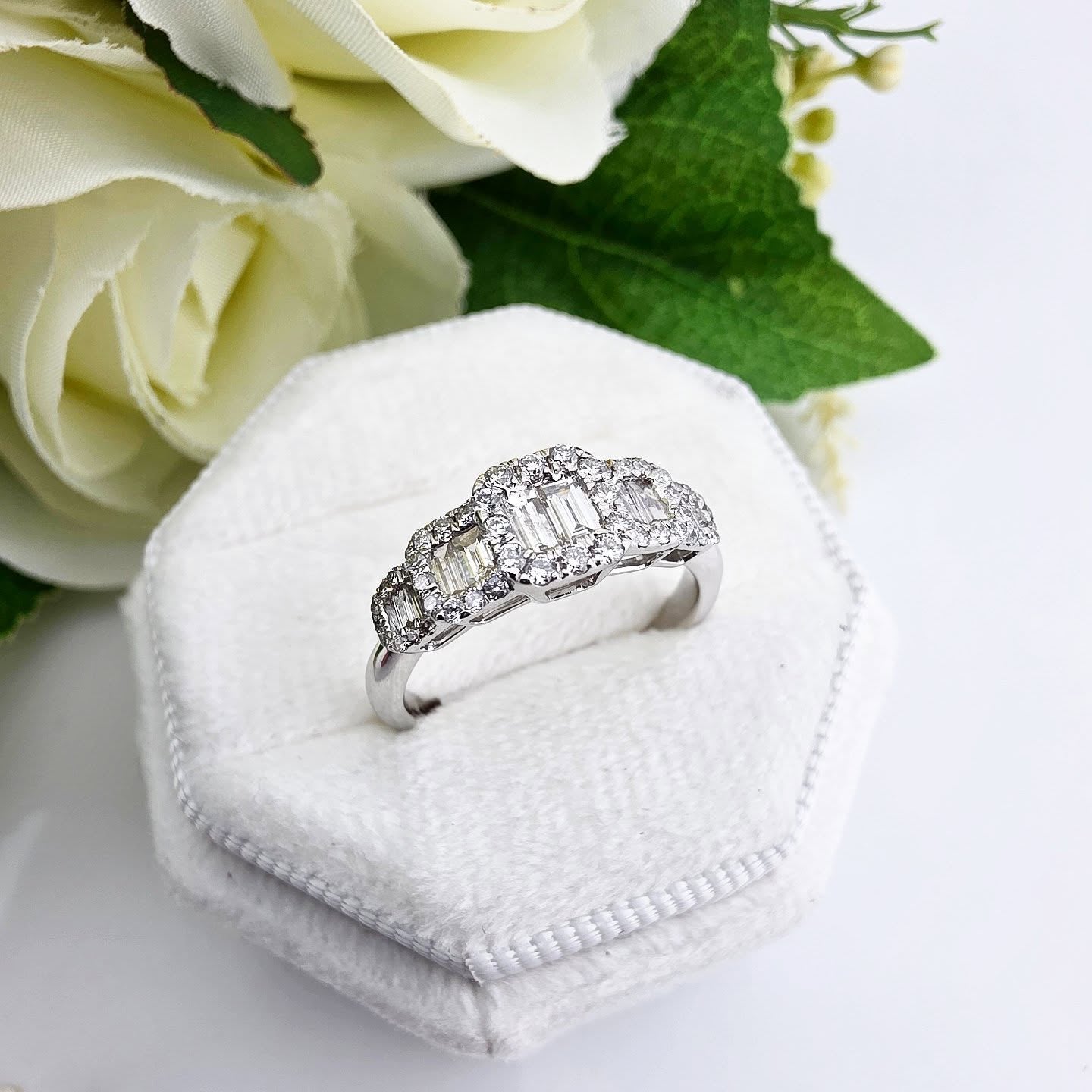 18ct White Gold 0.72ct Diamond Dress Ring