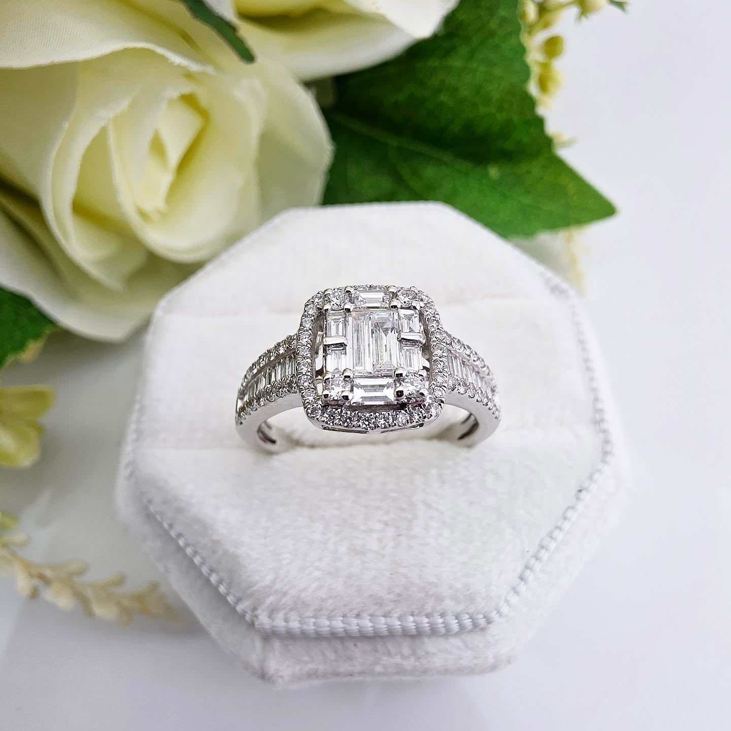 18ct White Gold 1.00ct Diamond Dress Ring