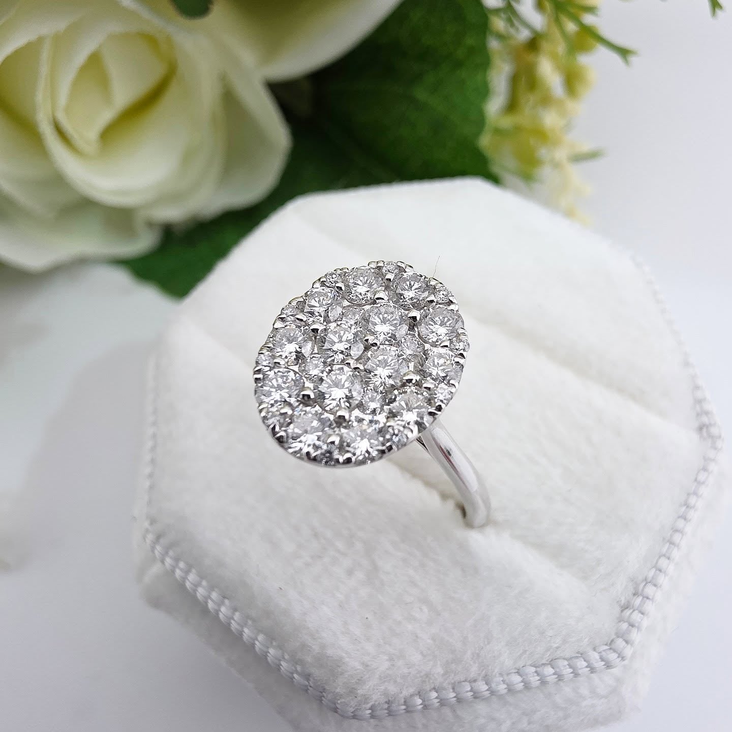 18ct White Gold 1.00ct Oval Dress Ring