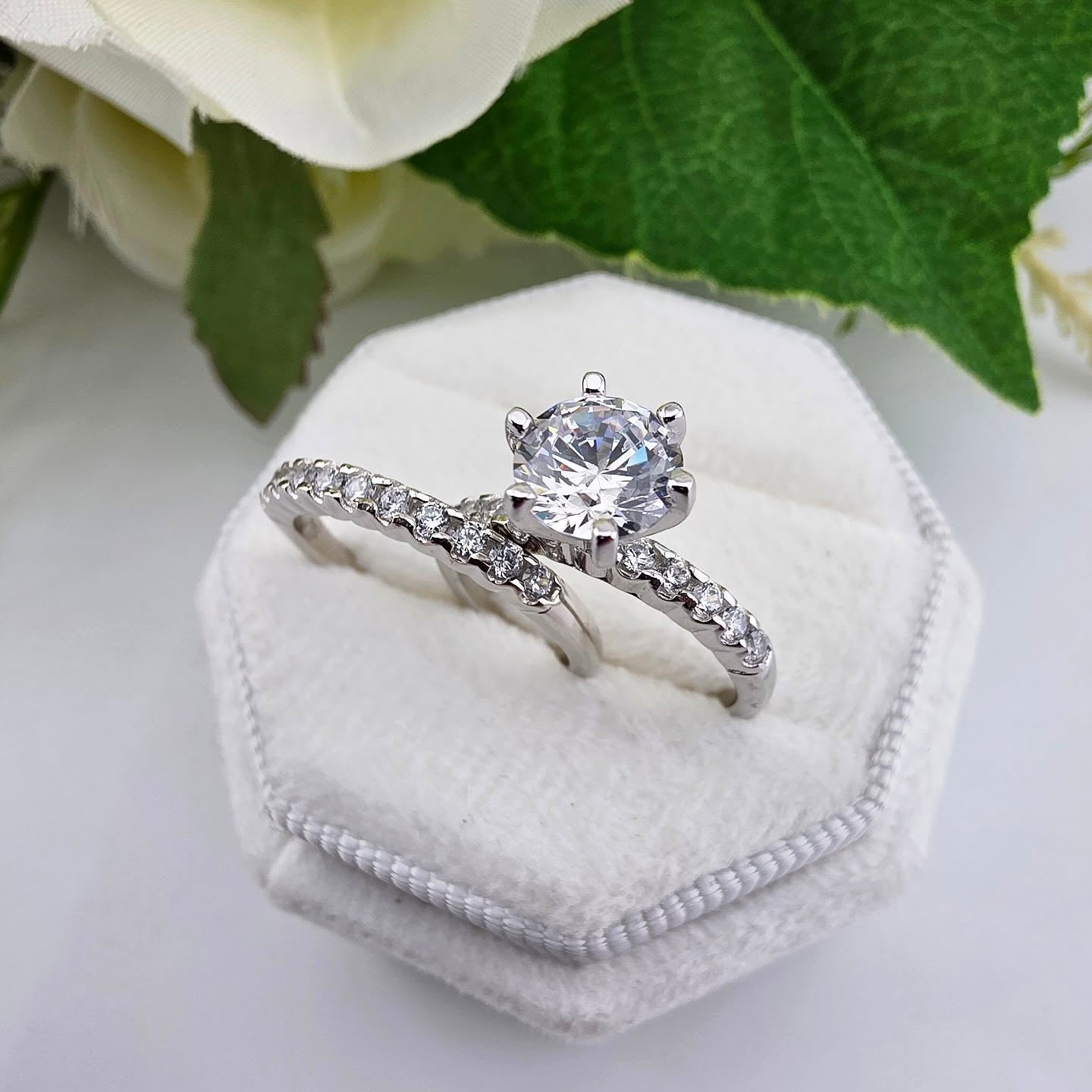 925 Sterling Silver Round Brilliant 6-Claw Ladies’ Ring Set
