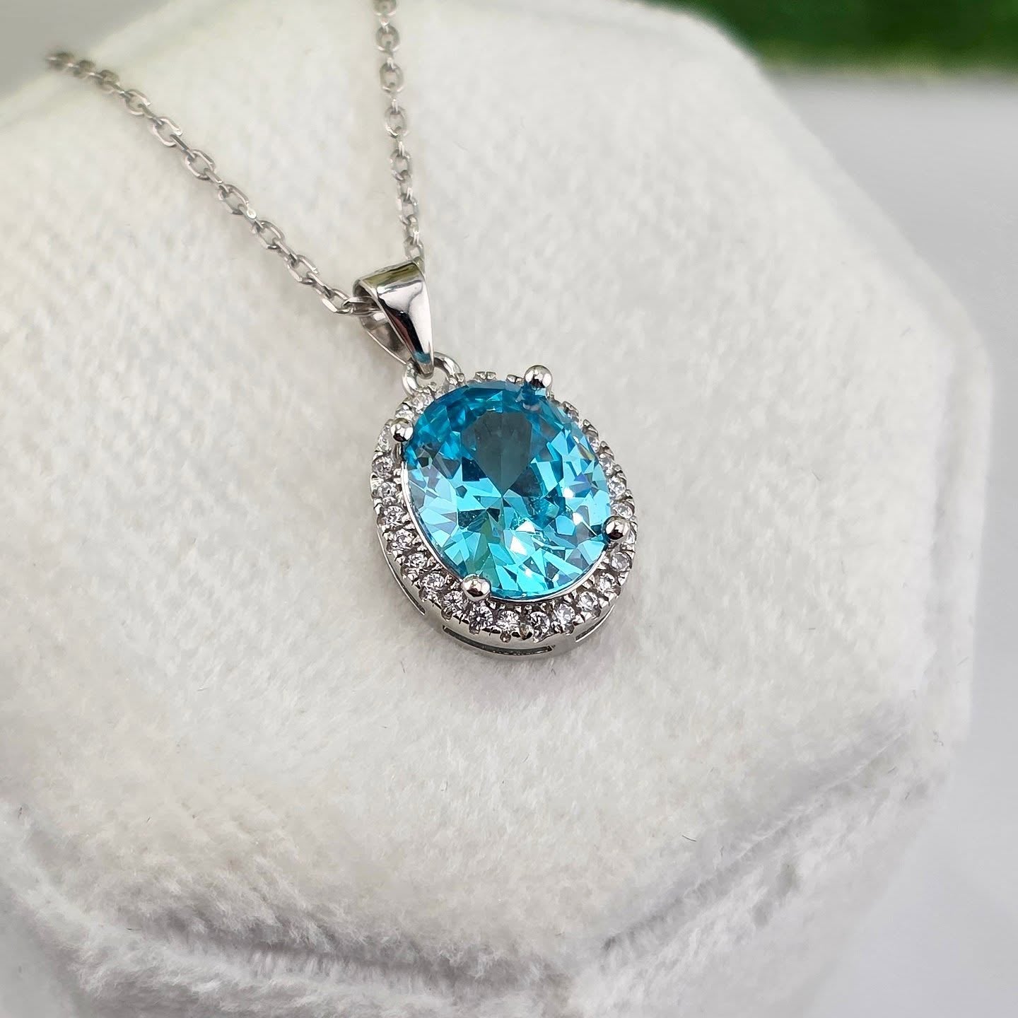 925 Sterling Silver Aqua Cz Oval Halo Pendant with Chain