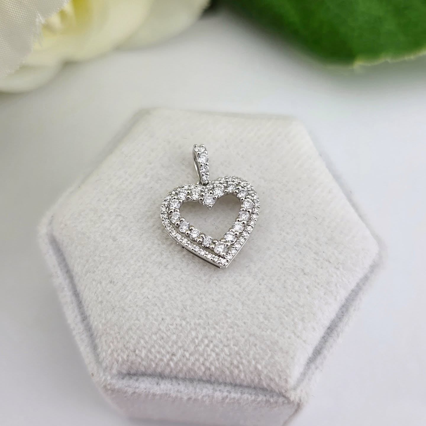 9ct White Gold 0.50ct Diamond Heart Pendant