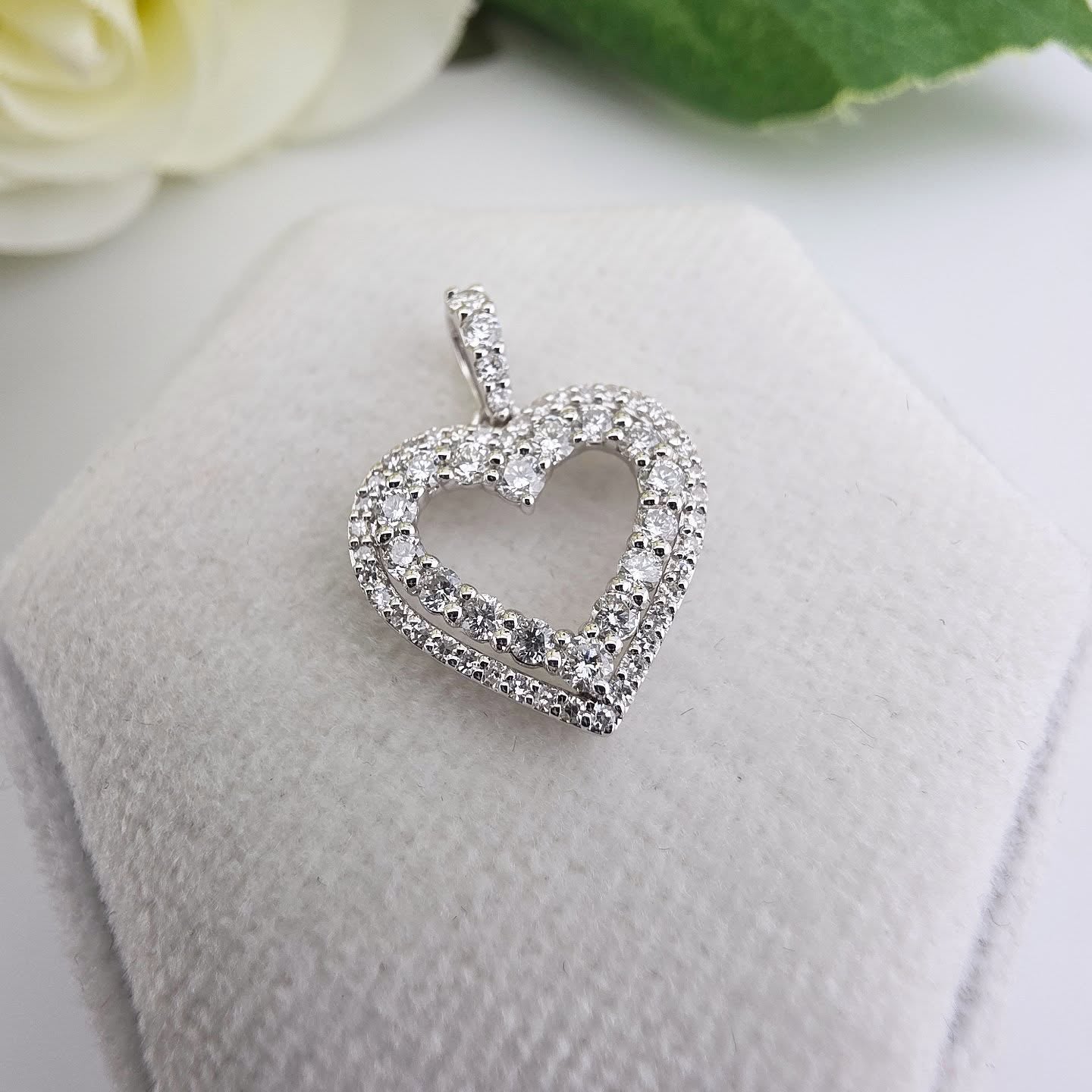 9ct White Gold 0.50ct Diamond Heart Pendant