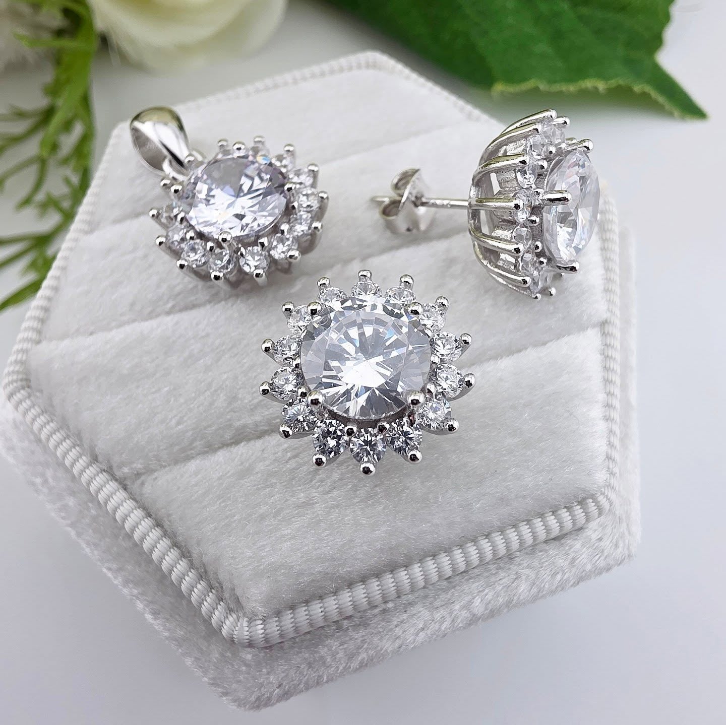 925 Sterling Silver Round Cluster Stud Earrings & Pendant Set with 18" Chain