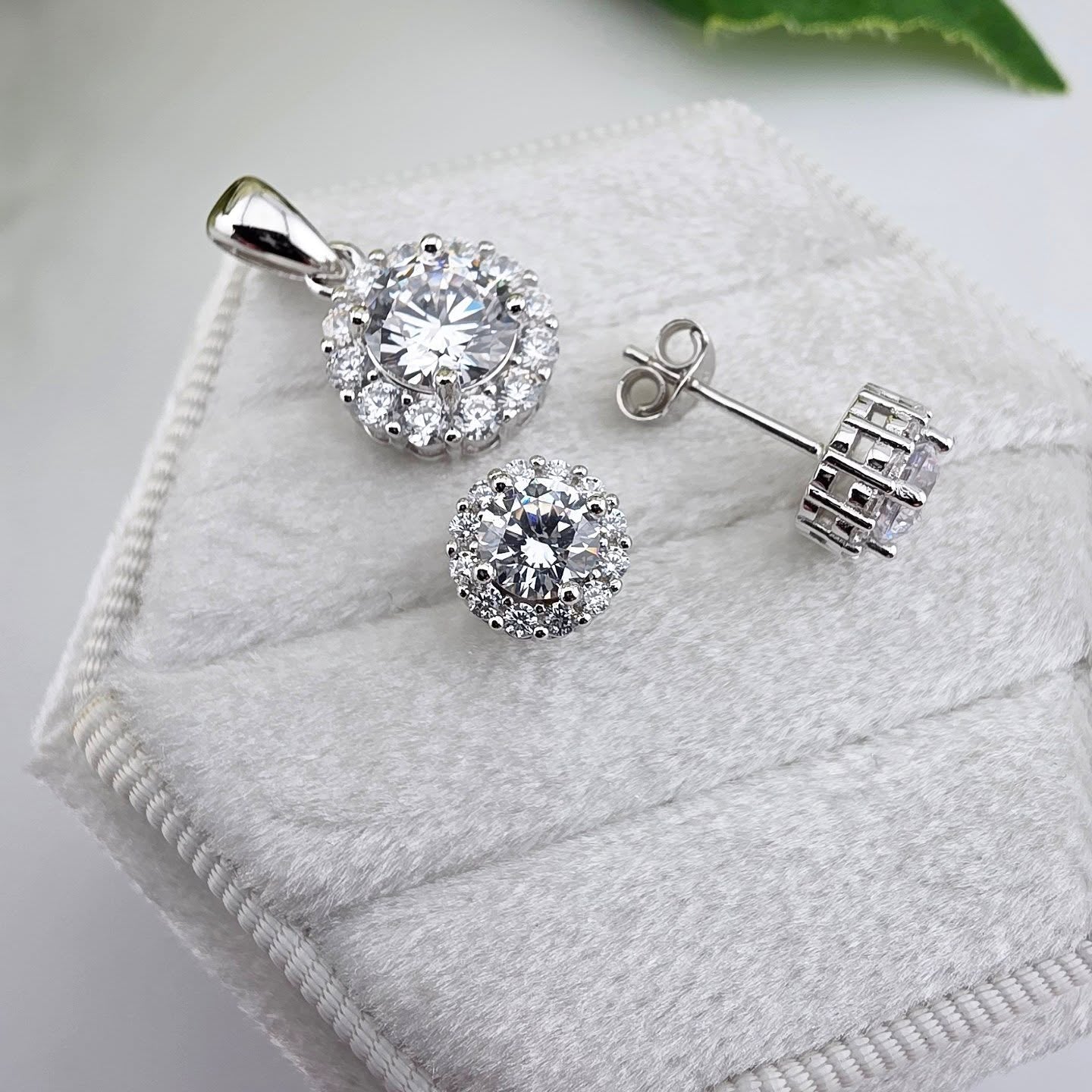 925 Sterling Silver Round Halo Pendant & Stud Earrings Set with 18" Chain