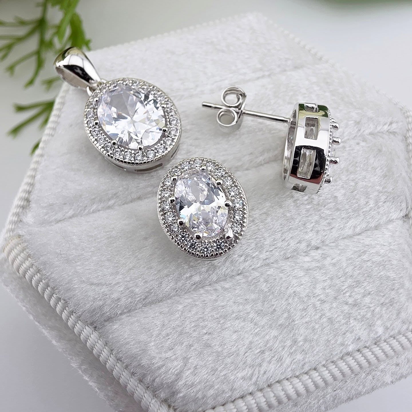 925 Sterling Silver Oval Halo Pendant & Stud Earrings Set with 18" Chain