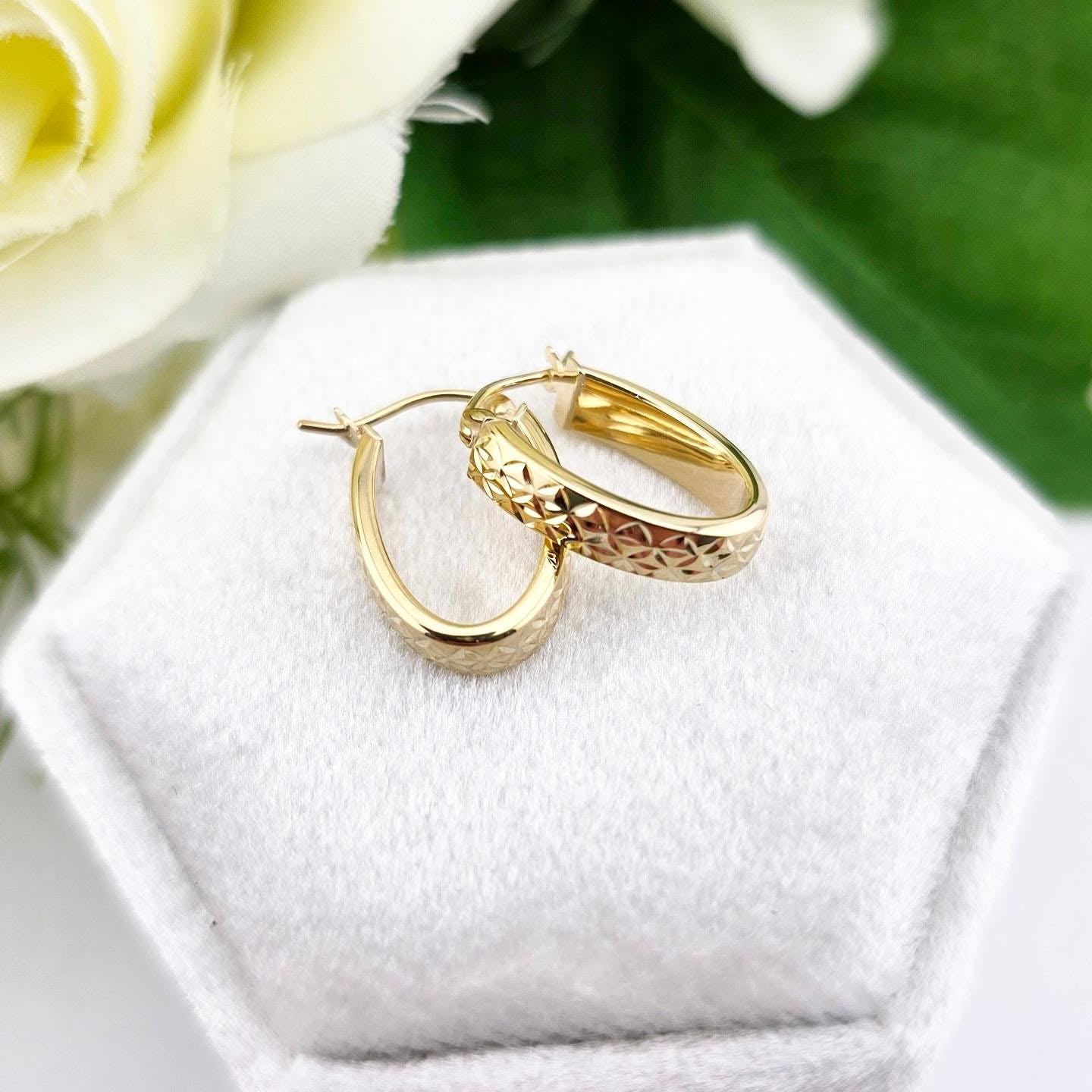 9ct Yellow Gold Diamond Cut Oval Hoop Earrings