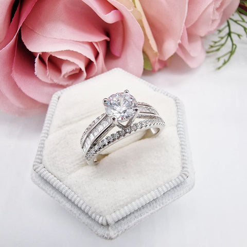 925 Sterling Silver Cz Solitaire With Baguette Sides Ring