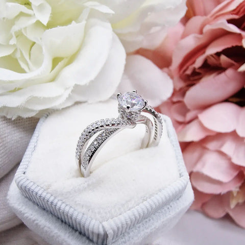 925 Sterling Silver Twisted Cz Solitaire Ring
