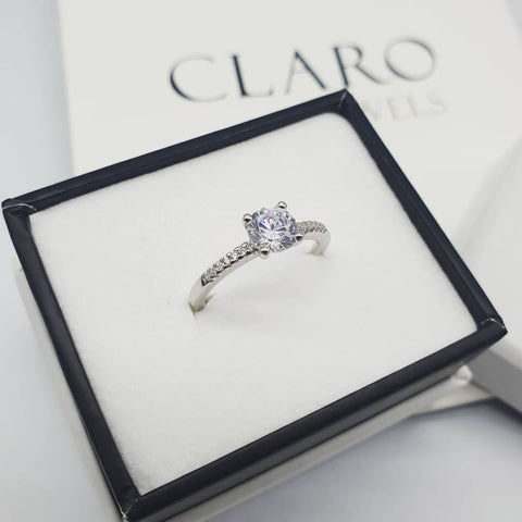 925 Sterling Silver Solitare With Cz Shoulder Ring