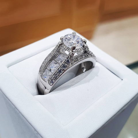 925 Sterling Silver Round Brilliant with Princess Cut Cz Shield Ring