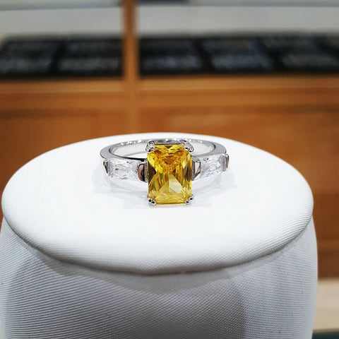 925 Sterling Silver Claw Set Emerald Cut Amber Cz Solitaire Ring with Baguette Shoulders