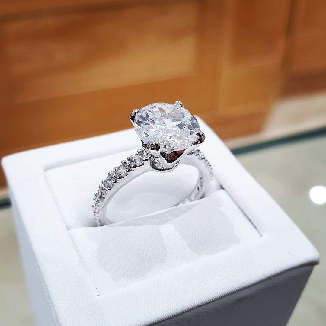 925 Sterling Silver Claw Set Cz Solitaire Ring