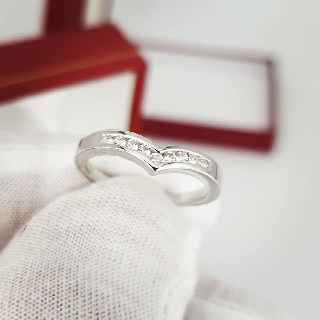 9ct White Gold 0.15ct Diamond Wishbone Ring