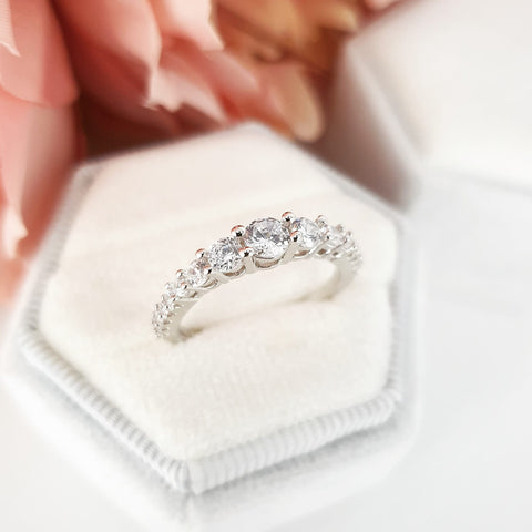 925 Sterling Silver 15 Stone Eternity Cz Ring