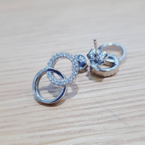 925 Sterling Silver Interlocking Circles Cz Stud Earrings