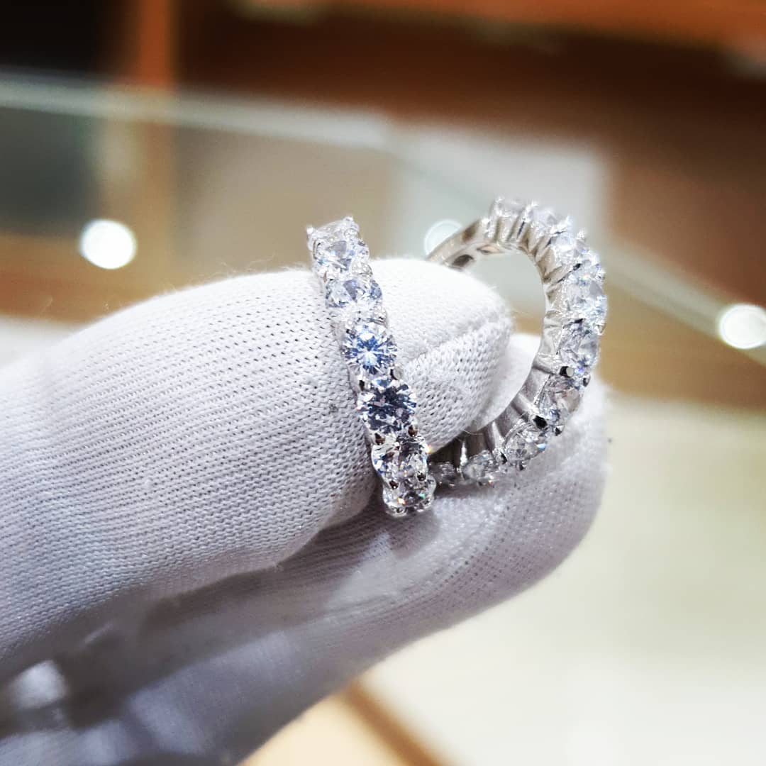 925 Sterling Silver Claw Set Huggies