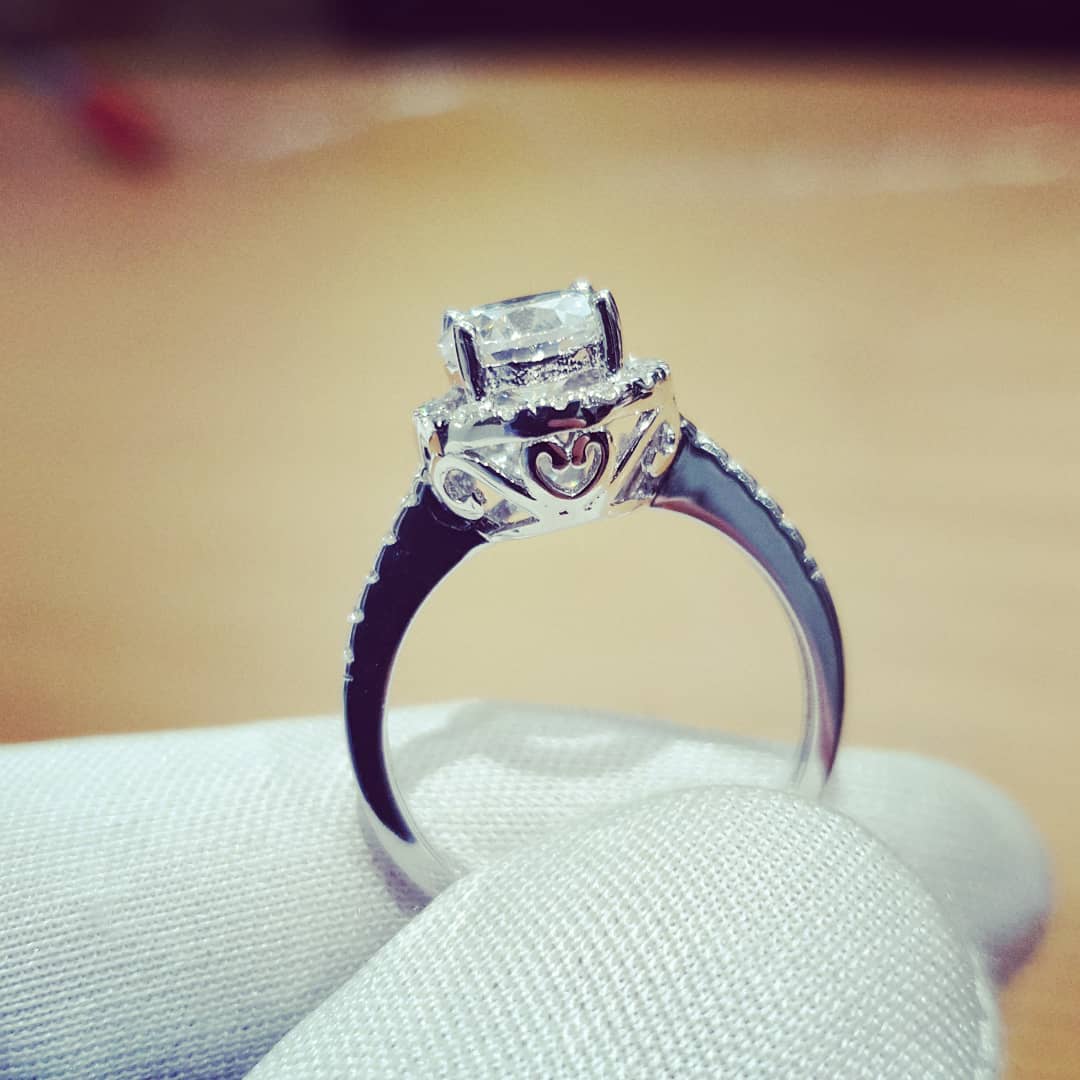 925 Sterling Silver Claw Set Cz Halo Solitaire Ring