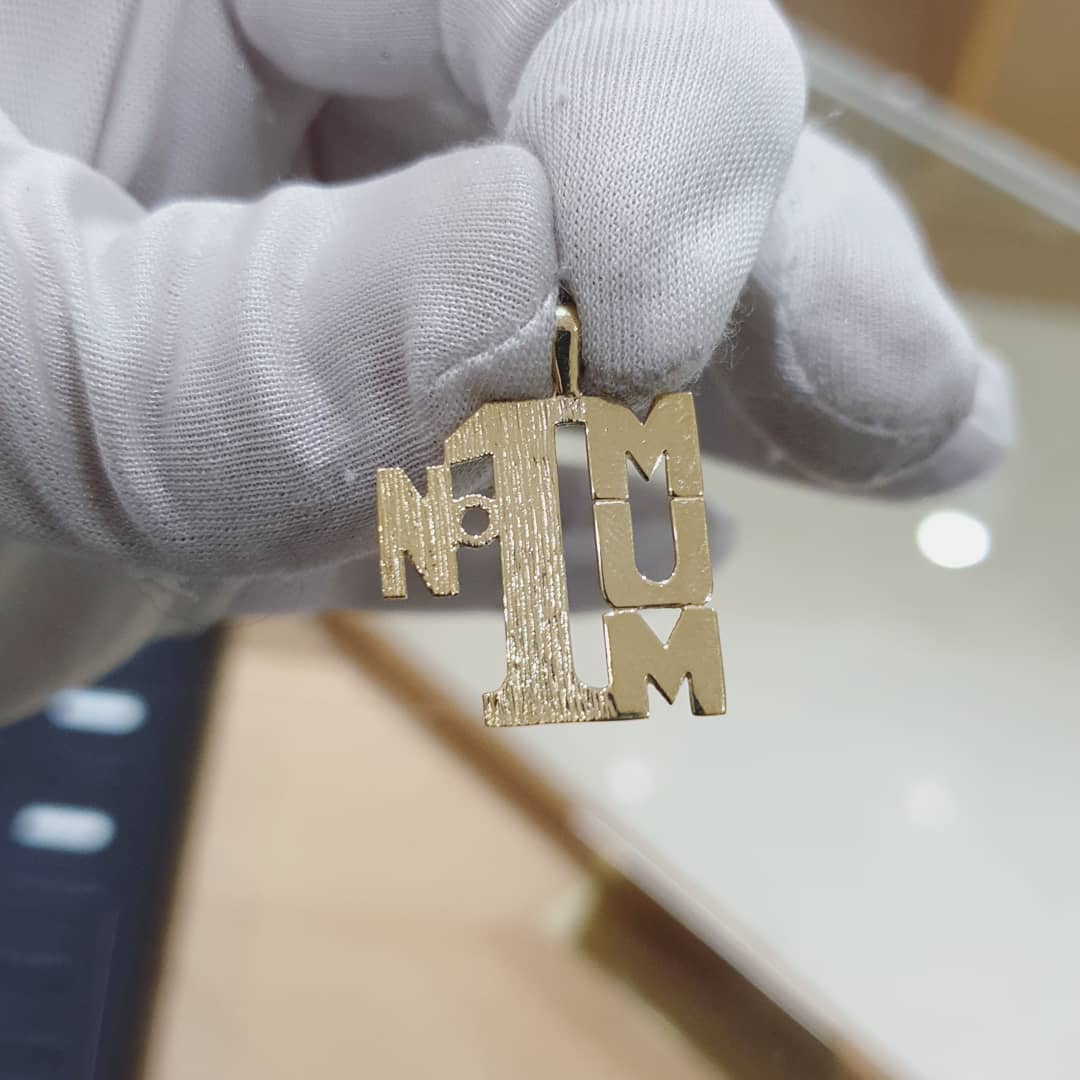 9ct Yellow Gold No:1 Mum Pendant