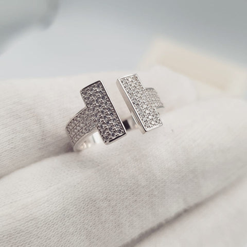 925 Sterling Silver T-Bar Cz Ring