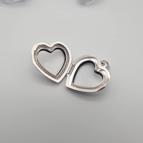925 Sterling Silver Heart Plain & Ribbed Side Locket with 18" Chain