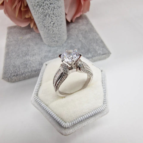 925 Sterling Silver Claw Set Cz Solitaire Baguette Sides Ring