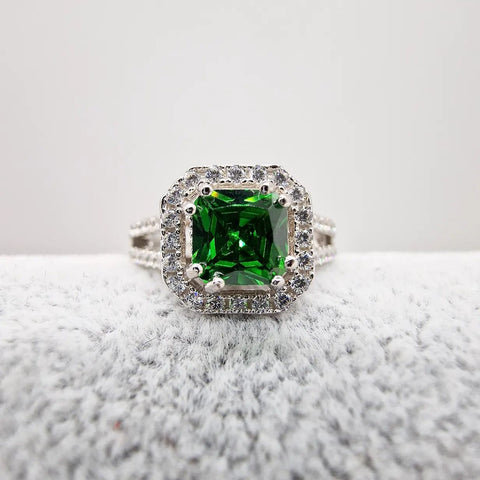 925 Sterling Silver Green Cz High Setting Split Shank Fancy Ring
