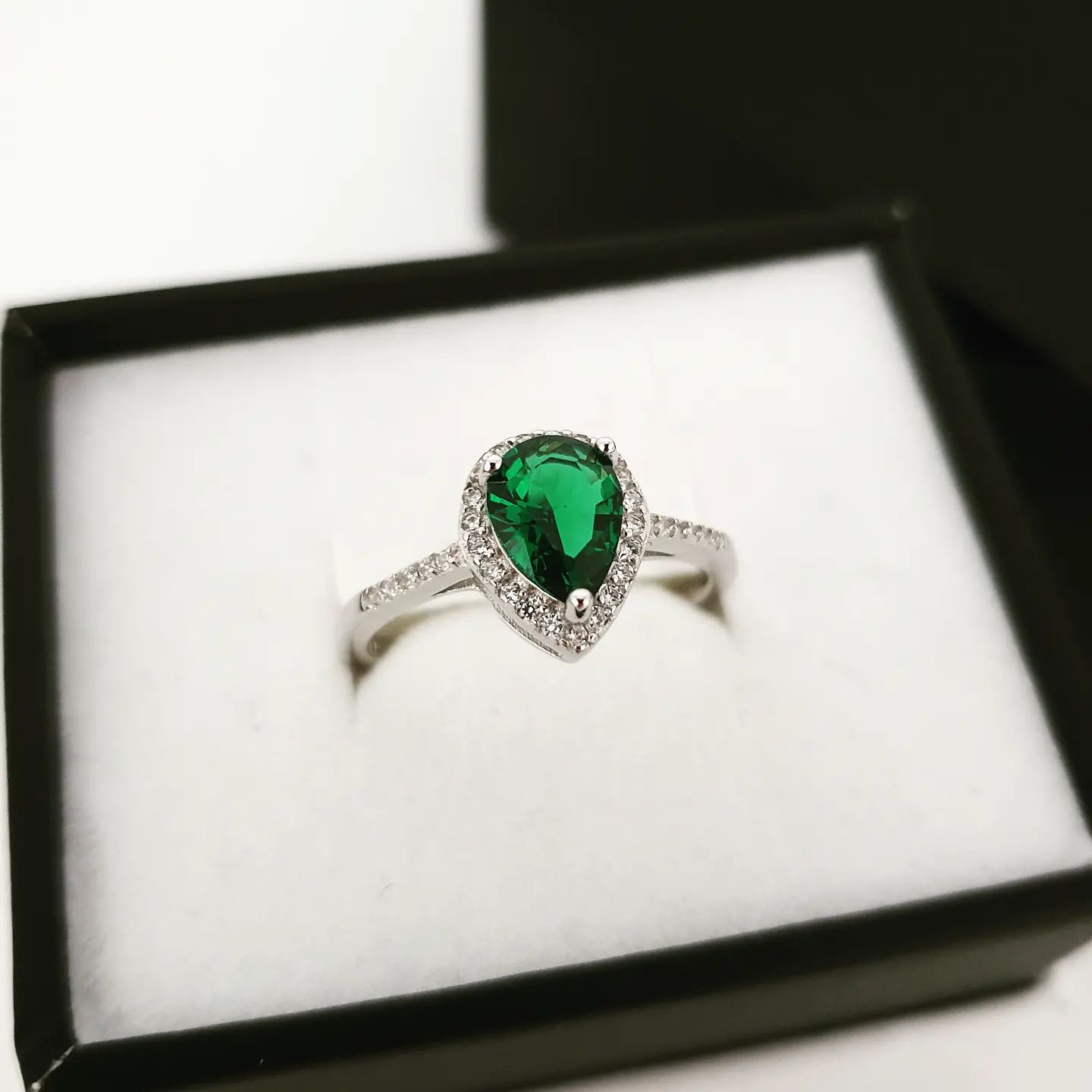 925 Sterling Silver Emerald Cz Tear Drop Halo Ring