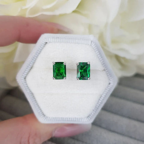 925 Sterling Silver Emerald Cz Studs