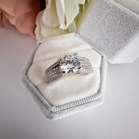 925 Sterling Silver Micro Pave' Round Brilliant Centre Cz Ring - J Jaz