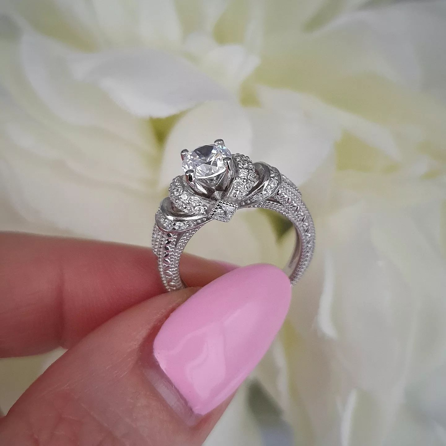 925 Sterling Silver Vintage Cz Solitaire Ring with Millgrain Basket