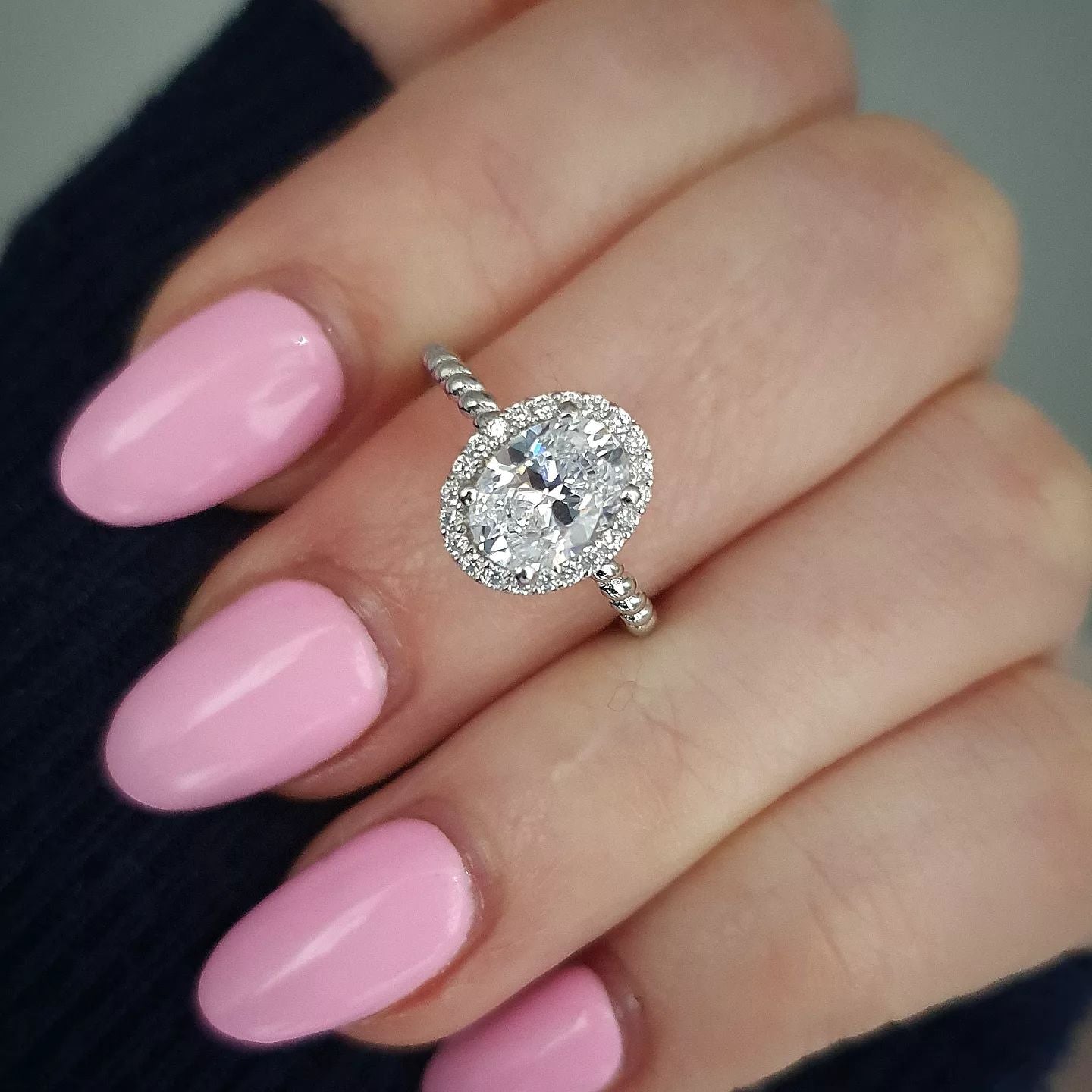 925 Sterling Silver Oval Halo Cz Ring with Twisted Band